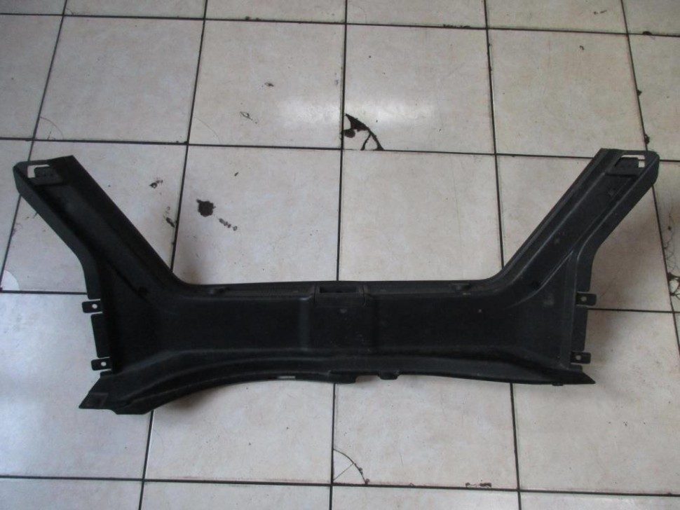 Накладка замка багажника MERCEDES-BENZ C-класс W203/S203/CL203 (2000 - 2004) фото 1 — Разборка Мерседес