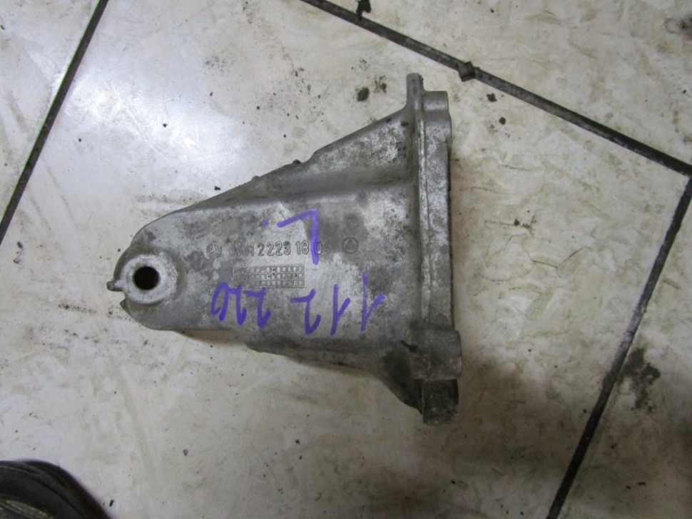 Лапа левая MERCEDES-BENZ S-класс W220 рестайлинг (2002 - 2005) фото 1 — Разборка Мерседес