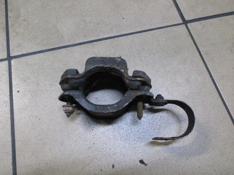 Кронштейн стабилизатора MERCEDES-BENZ S-класс W140 (1991 - 1998) фото 1 — Разборка Мерседес