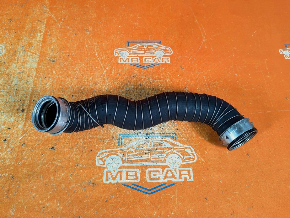 Патрубок интеркулера MERCEDES-BENZ SLK-класс R171 (2004 - 2008) фото 1 &mdash; Разборка Мерседес
