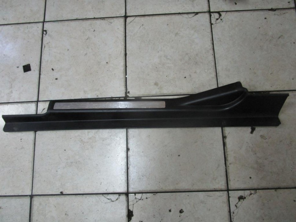 Накладка порога внутренняя MERCEDES-BENZ C-класс W203/S203/CL203 рестайлинг (2004 - 2008) фото 1 — Разборка Мерседес