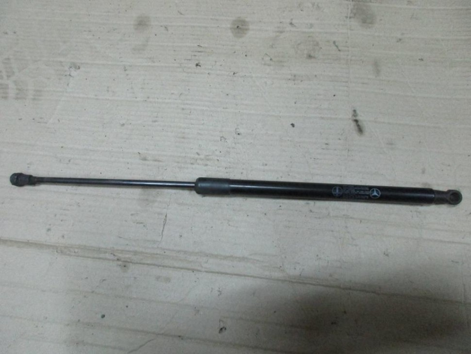 Амортизатор крышки багажника MERCEDES-BENZ C-класс W203/S203/CL203 рестайлинг (2004 - 2008) фото 1 — Разборка Мерседес