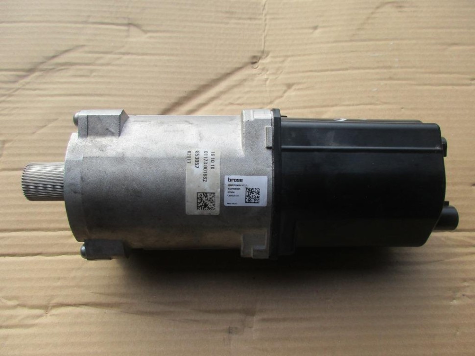 Моторчик рулевой рейки MERCEDES-BENZ C-класс W205/S205/C205/A205 (2014 - 2018) фото 1 — Разборка Мерседес