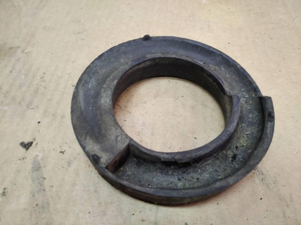 Опора задней пружины MERCEDES-BENZ E-класс W212/S212/C207/A207 (2009 - 2013) фото 1 — Разборка Мерседес