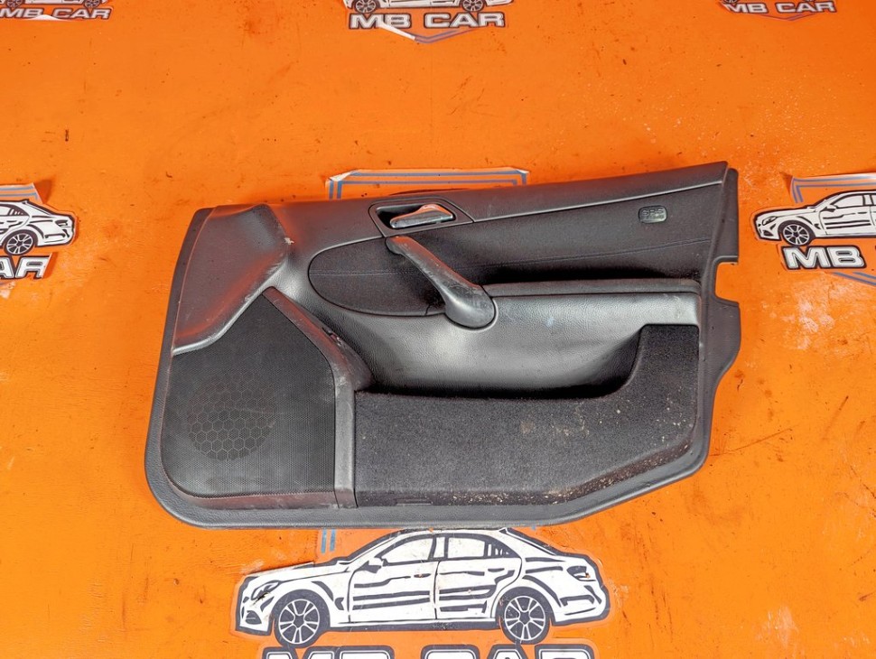 Карта двери передняя правая MERCEDES-BENZ C-класс W203/S203/CL203 рестайлинг (2004 - 2008) фото 1 &mdash; Разборка Мерседес