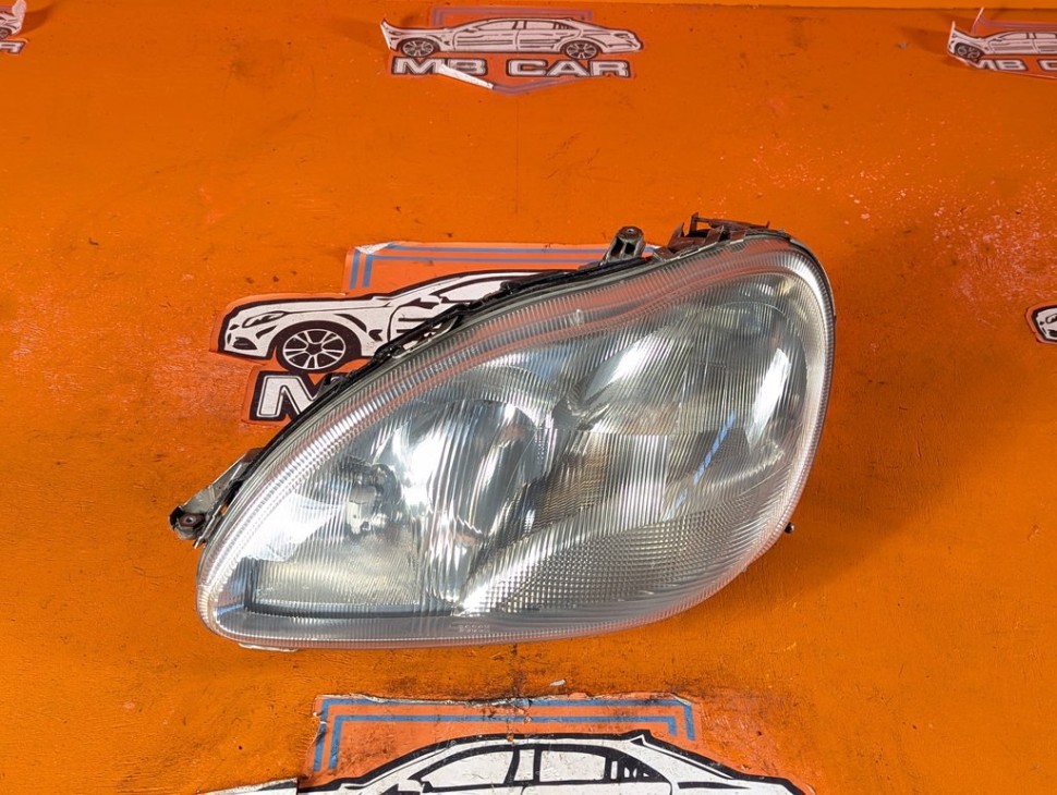 Фара левая MERCEDES-BENZ S-класс W220 (1998 - 2005) фото 1 &mdash; Разборка Мерседес