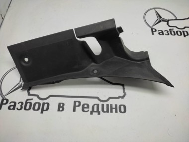 Накладка петли багажника MERCEDES-BENZ R-класс W251 (2005 - 2007) — Разборка Мерседес