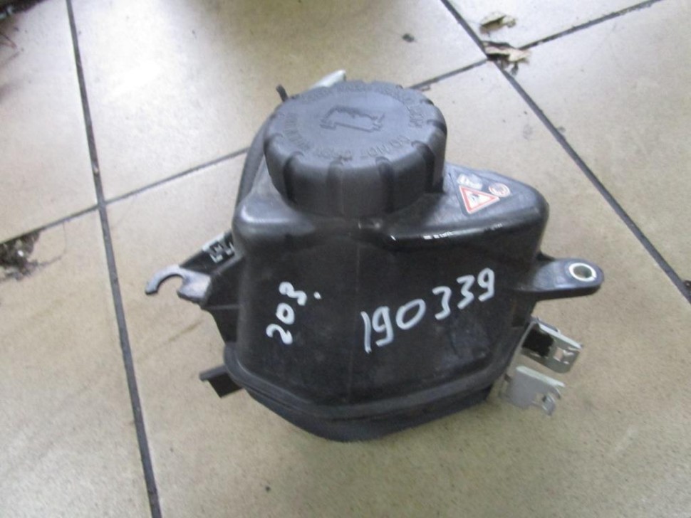 Бачок расширительный MERCEDES-BENZ C-класс W203/S203/CL203 (2000 - 2004) фото 1 — Разборка Мерседес