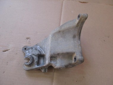 Лапа правая MERCEDES-BENZ C-класс W204/S204 (2006 - 2011) — Разборка Мерседес