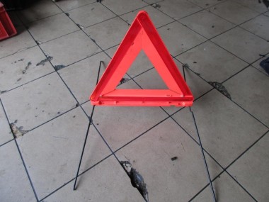 Знак аварийной остановки MERCEDES-BENZ C-класс W204/S204 (2006 - 2011) — Разборка Мерседес