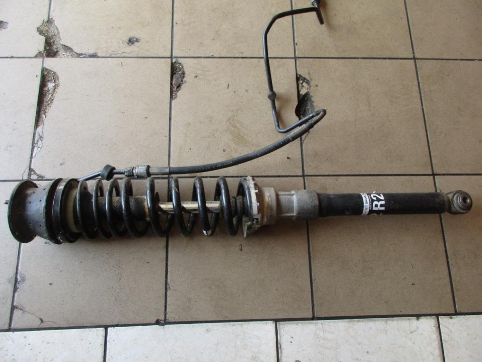 Гидростойка задняя MERCEDES-BENZ S-класс W220 (1998 - 2005) фото 1 — Разборка Мерседес