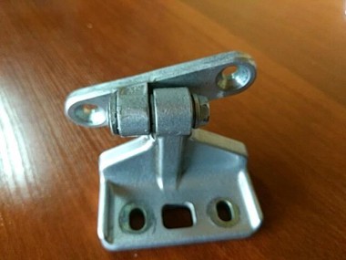 Петля двери MERCEDES-BENZ CLS-класс C219 (2004 - 2008) — Разборка Мерседес