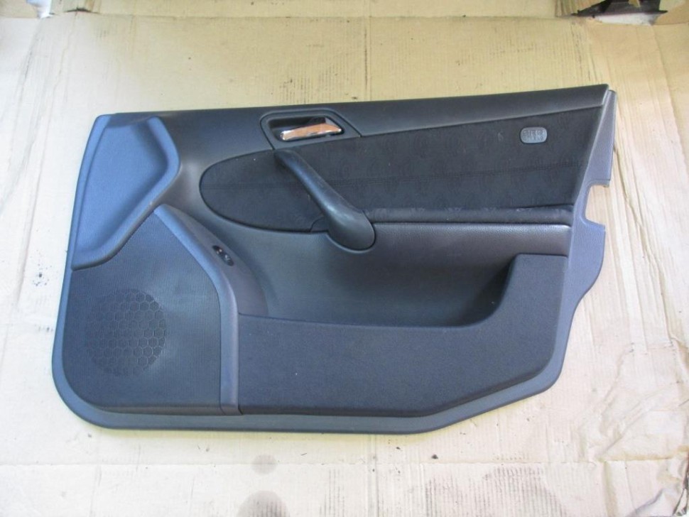 Карта двери передняя правая MERCEDES-BENZ C-класс W203/S203/CL203 (2000 - 2004) фото 1 — Разборка Мерседес