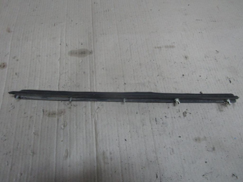 Накладка двери MERCEDES-BENZ C-класс W202/S202 (1993 - 1997) фото 1 — Разборка Мерседес