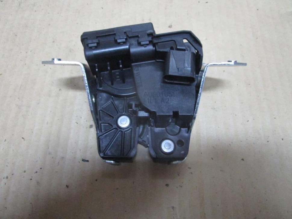 Замок багажника MERCEDES-BENZ A-класс AMG W177 (2019 - 2023) фото 1 — Разборка Мерседес