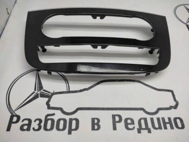 Накладка блока климата MERCEDES-BENZ R-класс W251 (2005 - 2007) — Разборка Мерседес