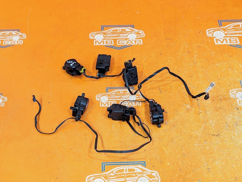 Сервоприводы печки MERCEDES-BENZ C-класс W203/S203/CL203 (2000 - 2004) фото 1 — Разборка Мерседес