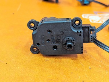 Сервоприводы печки MERCEDES-BENZ C-класс W203/S203/CL203 (2000 - 2004) — Разборка Мерседес