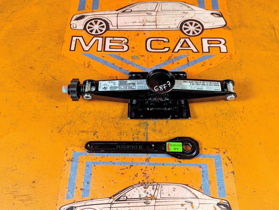 Домкрат MERCEDES-BENZ B-класс W245 (2005 - 2009) B 180 2.0 CDI CVT (109 л.с.) фото 1 &mdash; Разборка Мерседес