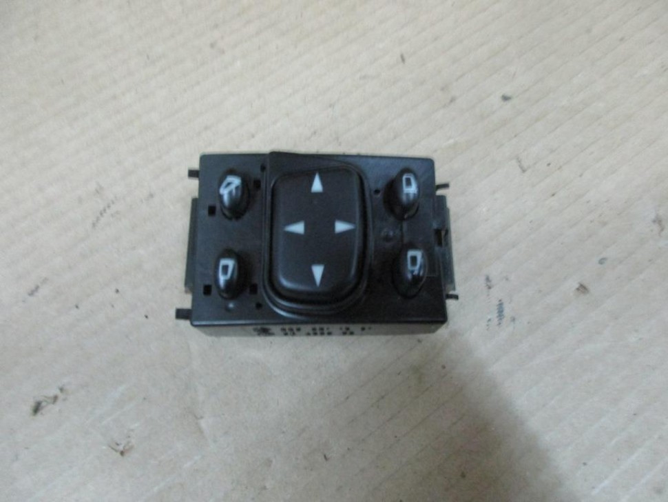 Кнопка регулировки зеркал MERCEDES-BENZ S-класс W220 рестайлинг (2002 - 2005) фото 1 — Разборка Мерседес