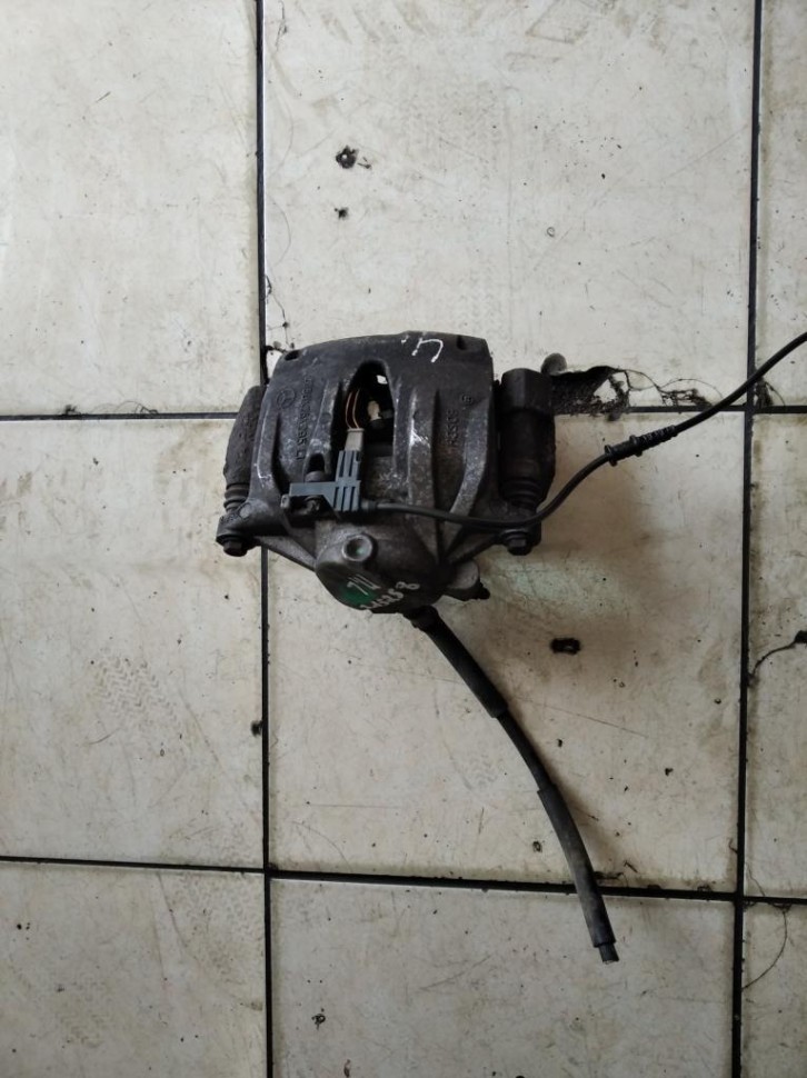 Суппорт передний левый MERCEDES-BENZ E-класс W211/S211 (2002 - 2006) фото 1 — Разборка Мерседес