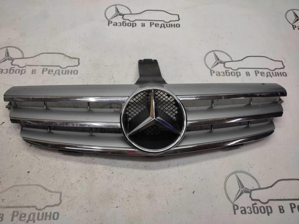 Решетка радиатора MERCEDES-BENZ CLK-класс C209/A209 рестайлинг (2005 - 2010) фото 1 — Разборка Мерседес