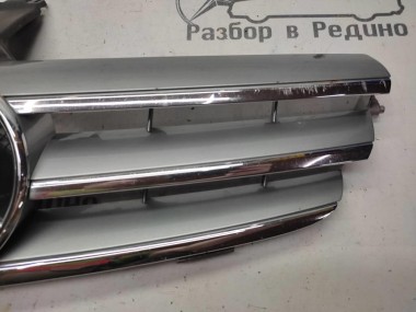 Решетка радиатора MERCEDES-BENZ CLK-класс C209/A209 рестайлинг (2005 - 2010) — Разборка Мерседес