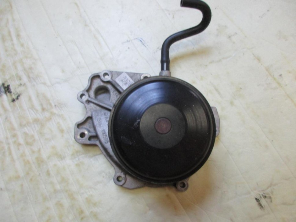 Помпа MERCEDES-BENZ C-класс W205/S205/C205/A205 (2014 - 2018) фото 1 — Разборка Мерседес