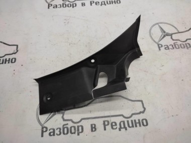 Накладка петли багажника MERCEDES-BENZ R-класс W251 (2005 - 2007) — Разборка Мерседес