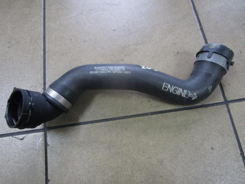 Патрубок радиатора MERCEDES-BENZ C-класс W203/S203/CL203 (2000 - 2004) фото 1 — Разборка Мерседес