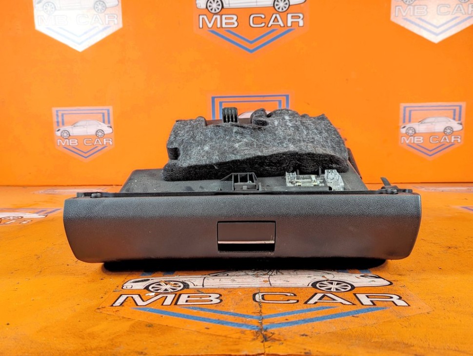 Бардачок MERCEDES-BENZ A-класс W169 (2004 - 2008) A 150 1.5 MT (95 л.с.) фото 1 &mdash; Разборка Мерседес