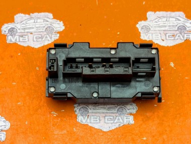 Кнопка аварийной сигнализации MERCEDES-BENZ E-класс W210/S210 (1995 - 1999) — Разборка Мерседес