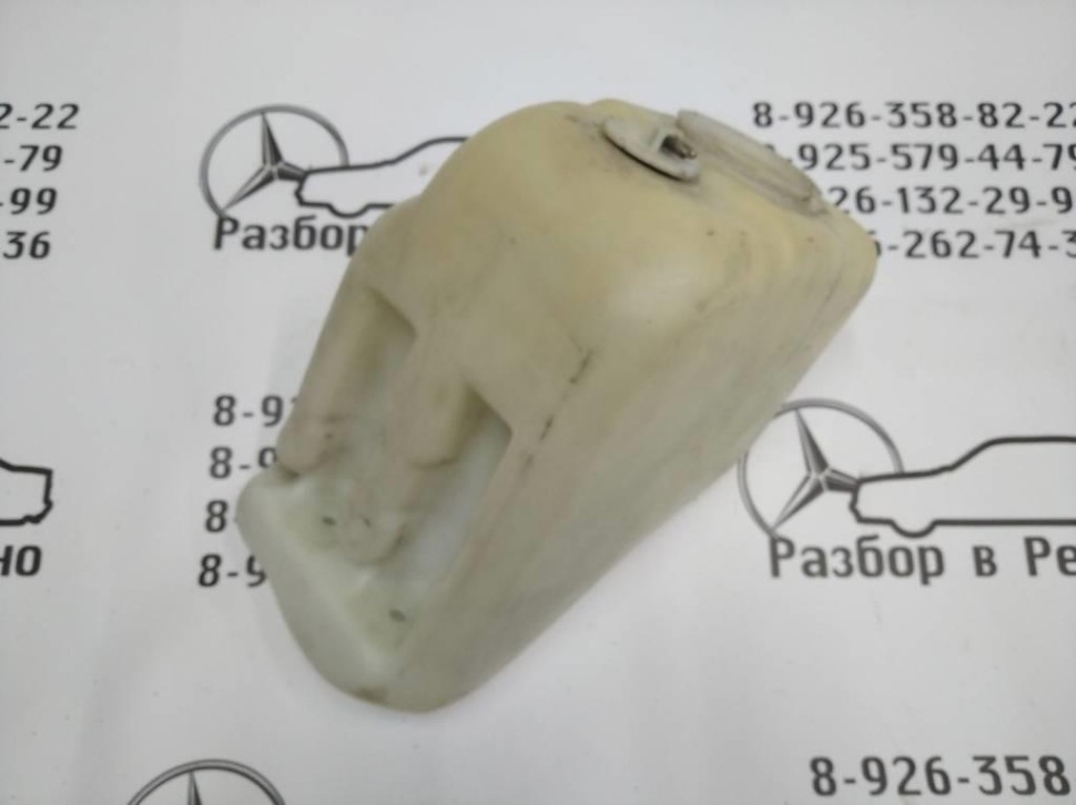 Бачок омывателя MERCEDES-BENZ W124 W124/S124/C124/A124 (1984 - 1993) фото 1 — Разборка Мерседес