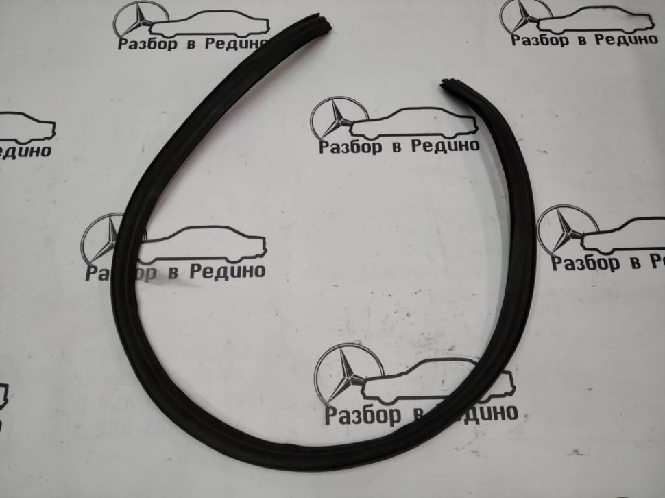 Уплотнитель капота MERCEDES-BENZ Sprinter W906 (2006 - 2019) фото 1 — Разборка Мерседес