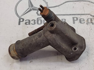 Фланец системы охлаждения MERCEDES-BENZ W124 W124/S124/C124/A124 (1984 - 1993) — Разборка Мерседес