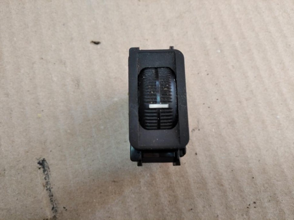 Кнопка корректора фар MERCEDES-BENZ W124 W124/S124/C124/A124 (1984 - 1993) фото 1 — Разборка Мерседес