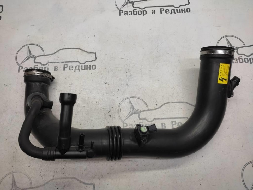 Патрубок воздушный MERCEDES-BENZ C-класс W204/S204 (2006 - 2011) фото 1 — Разборка Мерседес