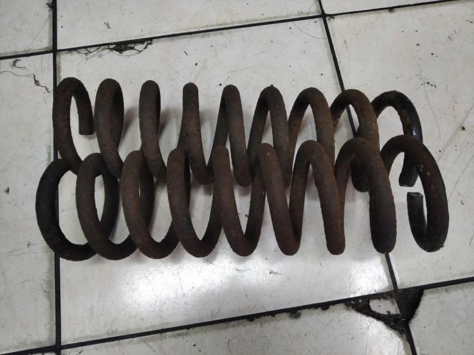 Пружина задняя MERCEDES-BENZ C-класс W203/S203/CL203 (2000 - 2004) фото 1 — Разборка Мерседес