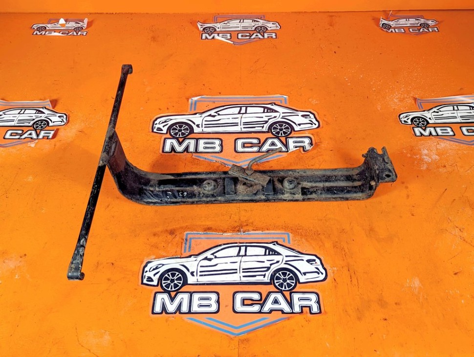 Кронштейн крепления запаски MERCEDES-BENZ Vito W638 (1996 - 2003) фото 1 &mdash; Разборка Мерседес