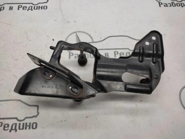 Кронштейн компрессора подвески MERCEDES-BENZ R-класс W251 (2005 - 2007) — Разборка Мерседес