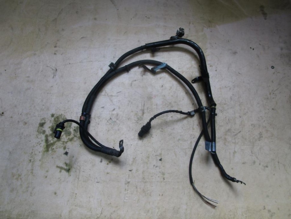 Провод стартера MERCEDES-BENZ C-класс W204/S204 (2006 - 2011) фото 1 — Разборка Мерседес