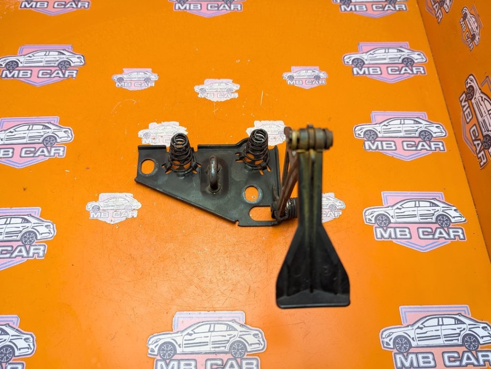 Замок капота MERCEDES-BENZ M-класс W163 (1997 - 2001) фото 1 &mdash; Разборка Мерседес