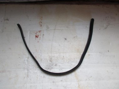 Уплотнитель моторного отсека MERCEDES-BENZ M-класс W164 рестайлинг (2008 - 2011) — Разборка Мерседес