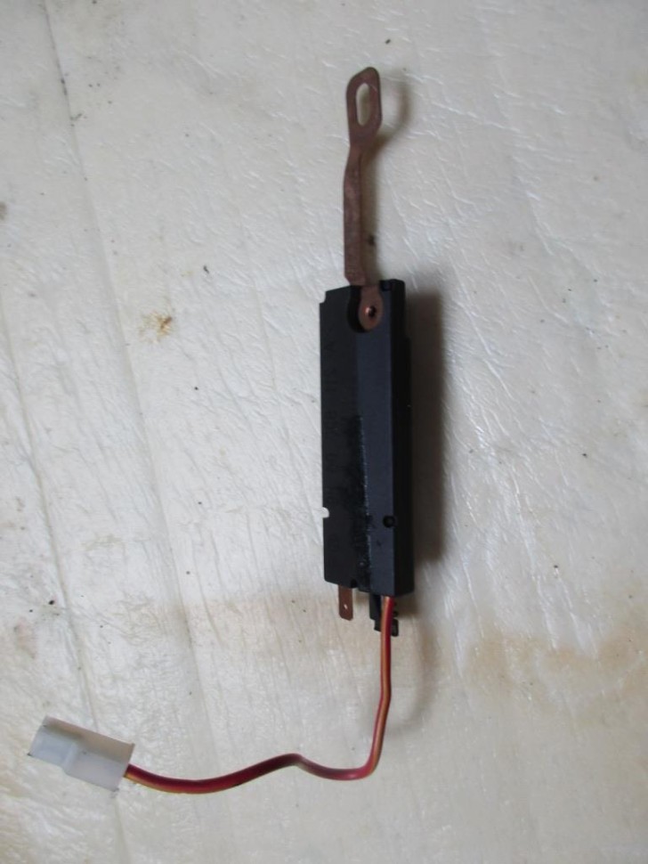 Усилитель антенны MERCEDES-BENZ E-класс AMG W211/S211 (2002 - 2006) фото 1 — Разборка Мерседес