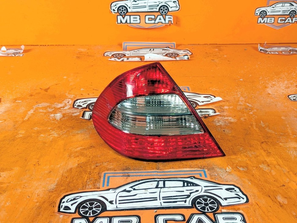 Фонарь задний левый MERCEDES-BENZ E-класс W211/S211 рестайлинг (2006 - 2009) фото 1 &mdash; Разборка Мерседес