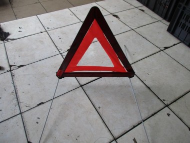 Знак аварийной остановки MERCEDES-BENZ — Разборка Мерседес