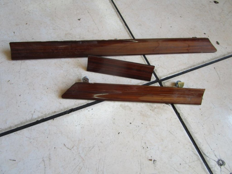 Молдинг торпеды MERCEDES-BENZ W124 W124/S124/C124/A124 (1984 - 1993) фото 1 — Разборка Мерседес