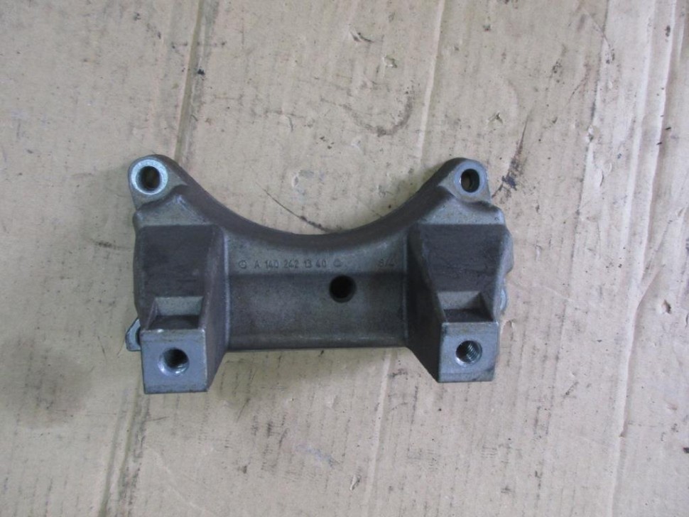 Кронштейн MERCEDES-BENZ S-класс W220 рестайлинг (2002 - 2005) фото 1 — Разборка Мерседес