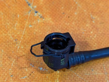 Трубка вентиляции расширительного бака MERCEDES-BENZ GLC-класс X253 (2015 - 2019) — Разборка Мерседес