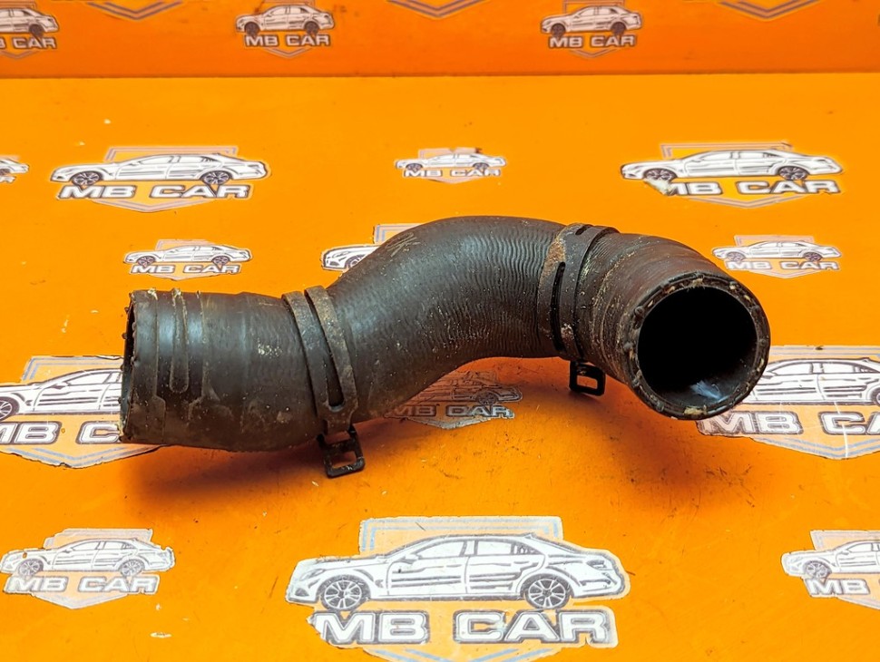 Патрубок ОЖ MERCEDES-BENZ C-класс W205/S205/C205/A205 рестайлинг (2018 - 2023) фото 1 &mdash; Разборка Мерседес